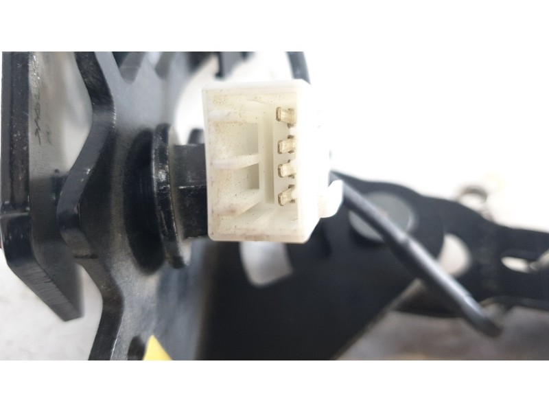 Recambio de enganche cinturon trasero izquierdo para kia niro referencia OEM IAM 898A0AT000CCV  