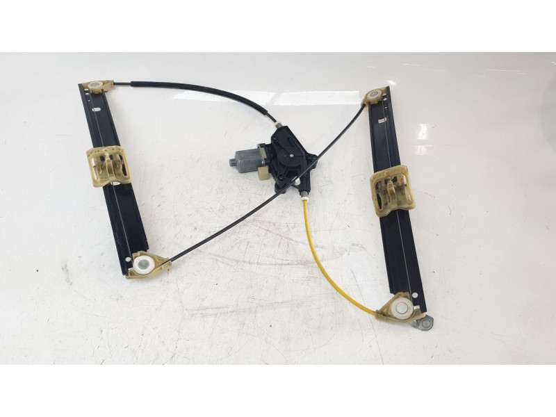 Recambio de elevalunas delantero derecho para audi a4 avant (8w5) básico referencia OEM IAM 8W0837462  