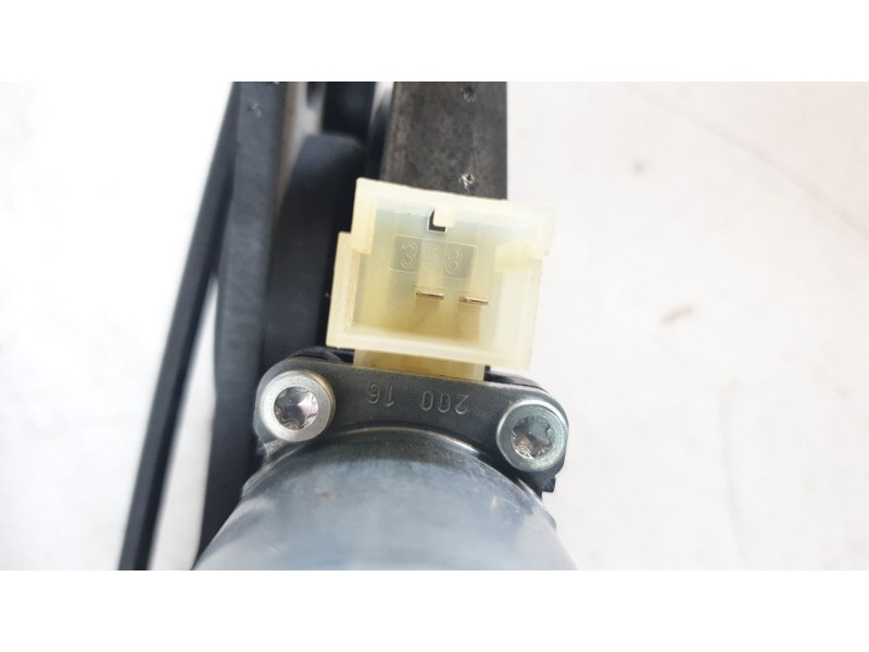 Recambio de elevalunas delantero derecho para audi a4 avant (8w5) básico referencia OEM IAM 8W0837462  