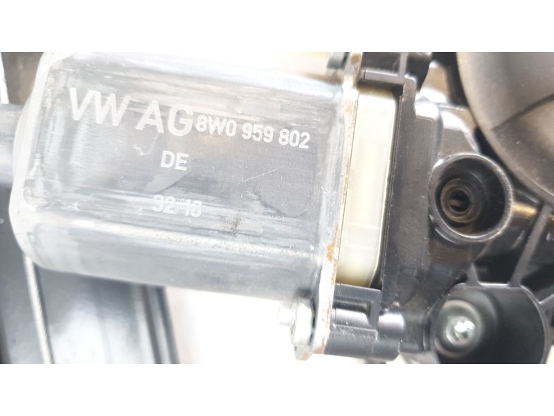 Recambio de elevalunas delantero derecho para audi a4 avant (8w5) básico referencia OEM IAM 8W0837462  