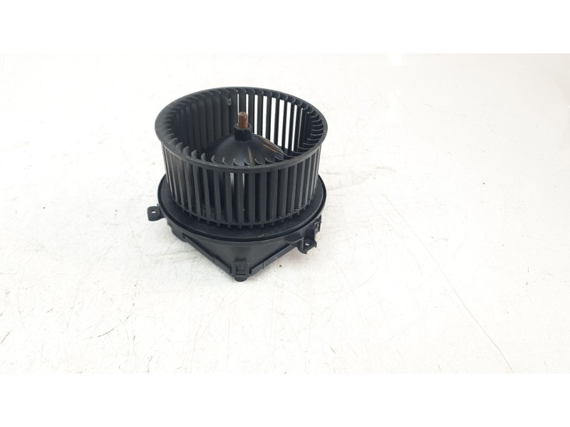 Recambio de ventilador calefaccion para audi a4 avant (8w5) básico referencia OEM IAM 4M1820021  