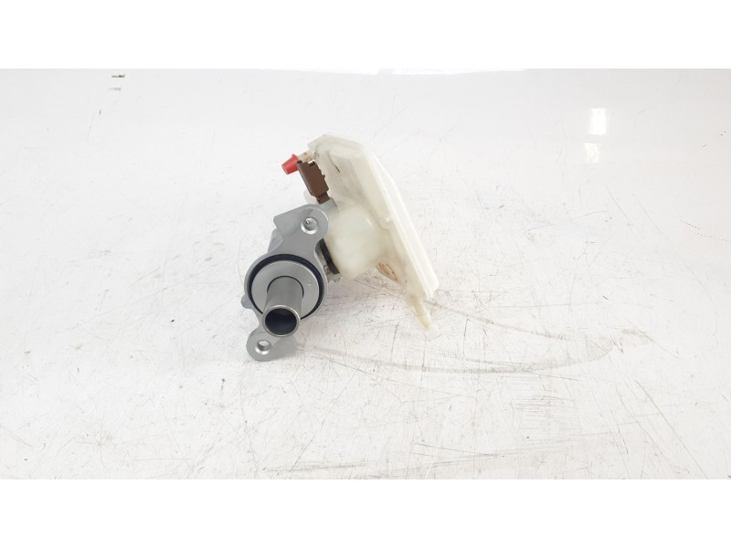 Recambio de bomba freno para opel corsa f 1.2 referencia OEM IAM 32671769  