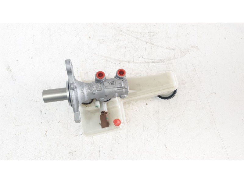 Recambio de bomba freno para opel corsa f 1.2 referencia OEM IAM 32671769  