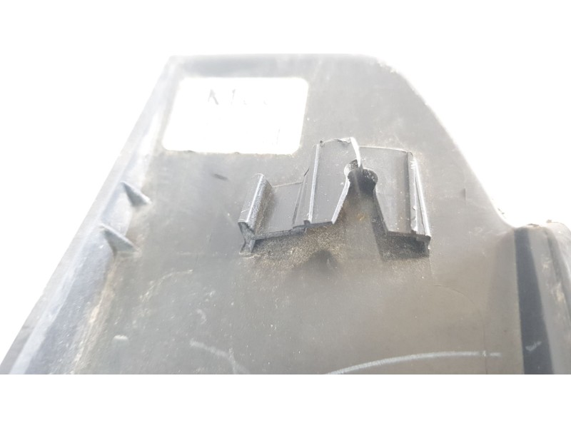 Recambio de aletin trasero derecho para kia niro referencia OEM IAM 87744AT100  