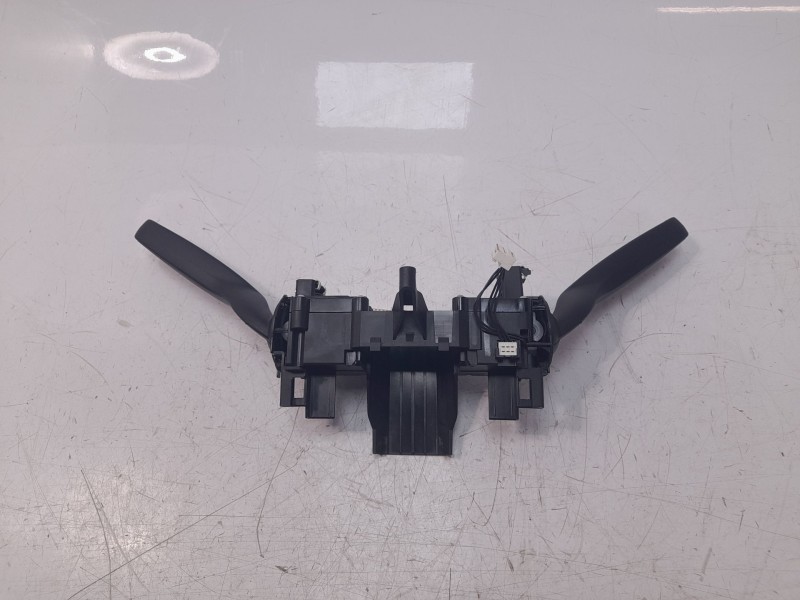 Recambio de mando multifuncion para audi a1 (8x) ambition referencia OEM IAM 8X0953501B  