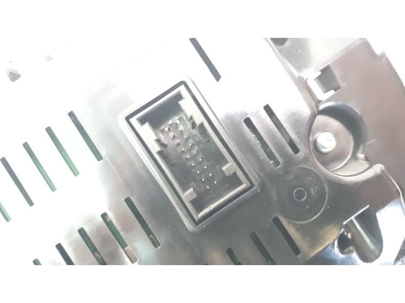 Recambio de cuadro instrumentos para volkswagen polo vi (ae1) life referencia OEM IAM 2GP920310B  