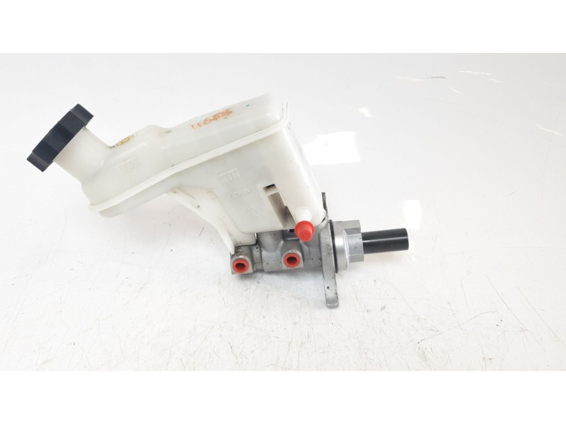 Recambio de bomba freno para hyundai ix35 1.7 crdi cat referencia OEM IAM 585102S101  