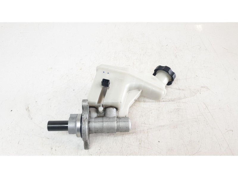 Recambio de bomba freno para hyundai ix35 1.7 crdi cat referencia OEM IAM 585102S101  