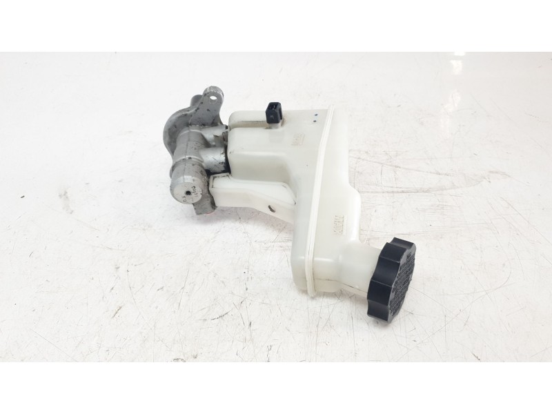 Recambio de bomba freno para hyundai ix35 1.7 crdi cat referencia OEM IAM 585102S101  