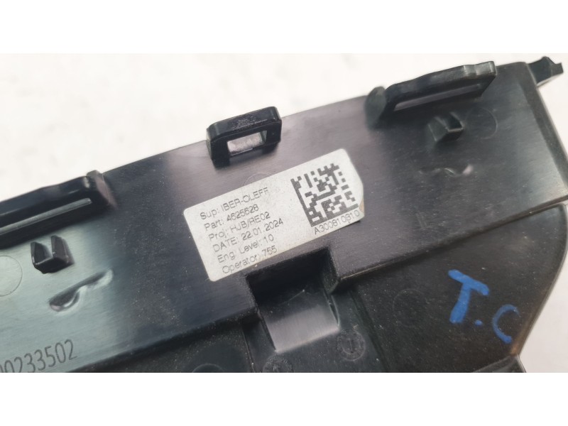 Recambio de aireador central para renault captur ii techno referencia OEM IAM 687609213R  