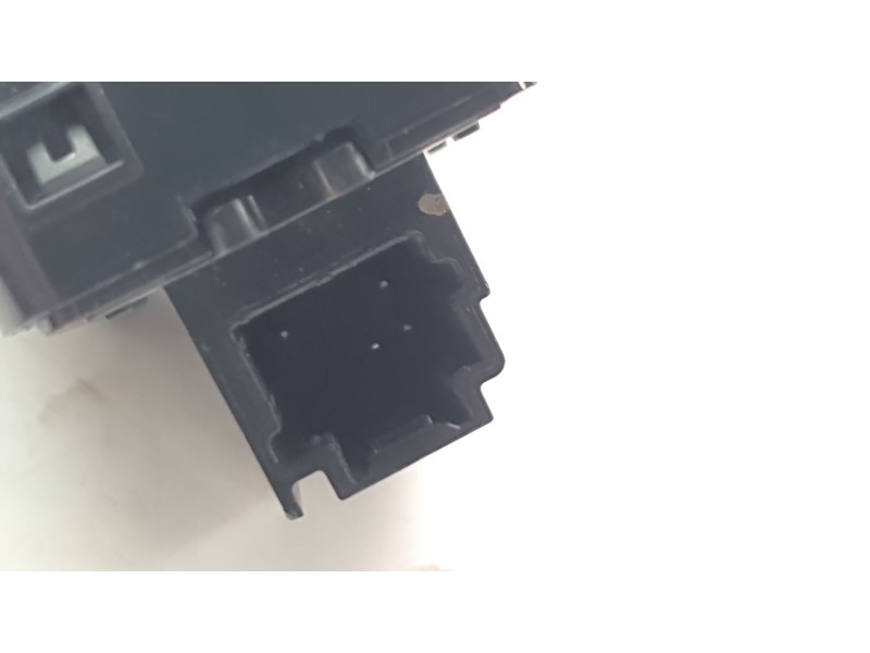 Recambio de mando elevalunas delantero derecho para renault captur ii 1.3 tce referencia OEM IAM 254019868R  