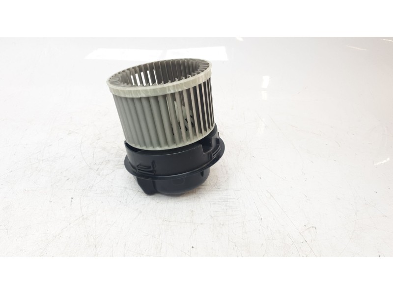 Recambio de ventilador calefaccion para opel corsa f 1.2 referencia OEM IAM 7015031111  