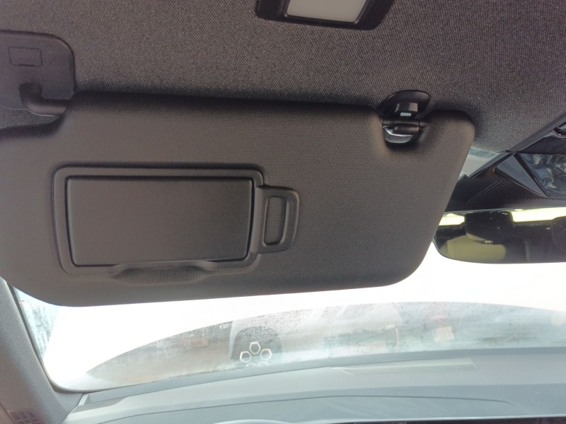 Recambio de parasol izquierdo para renault austral techno referencia OEM IAM   