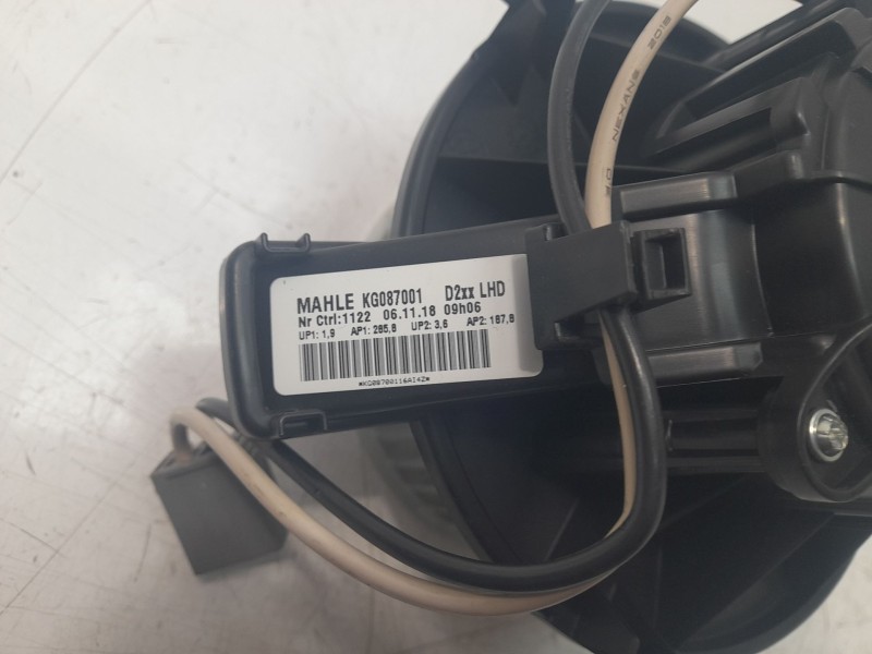 Recambio de ventilador calefaccion para opel astra k lim. 5türig dynamic referencia OEM IAM 13497776  