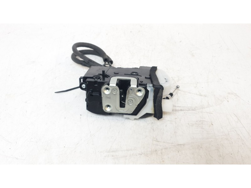 Recambio de cerradura puerta trasera derecha para hyundai ix35 1.7 crdi cat referencia OEM IAM 814202Y010  