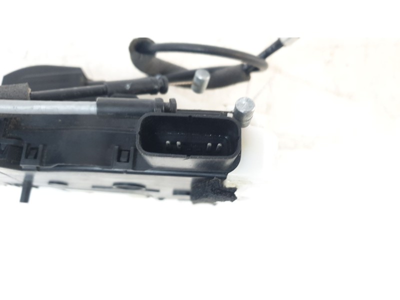Recambio de cerradura puerta trasera derecha para hyundai ix35 1.7 crdi cat referencia OEM IAM 814202Y010  