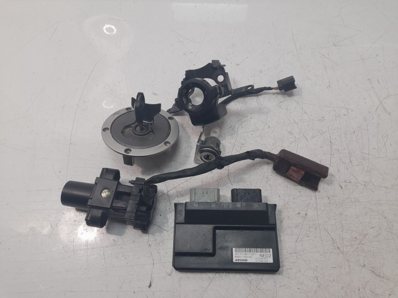 Recambio de conmutador de arranque para honda cb 650r referencia OEM IAM 35010MKND50  