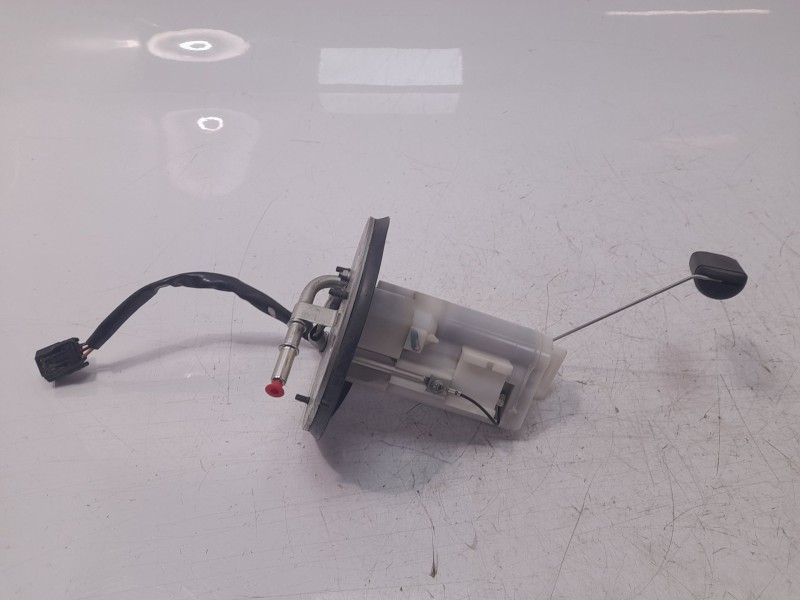 Recambio de bomba combustible para honda cb 650r referencia OEM IAM UCT35HU67  