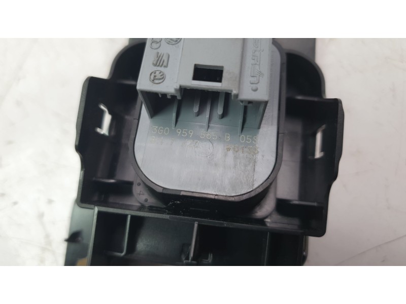 Recambio de mando retrovisor para volkswagen polo vi (ae1) life referencia OEM IAM 3G0959565B  