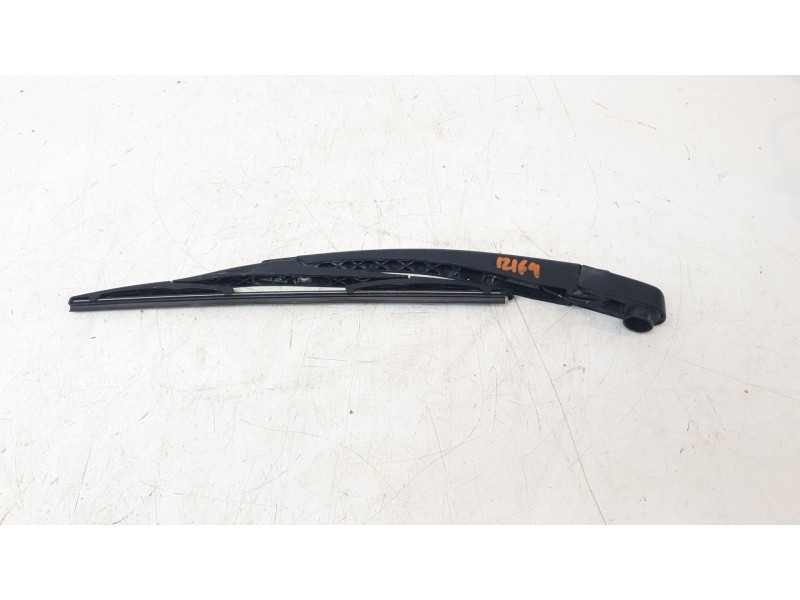 Recambio de brazo limpia trasero para peugeot rifter 1.5 bluehdi 100 referencia OEM IAM 9811199680  
