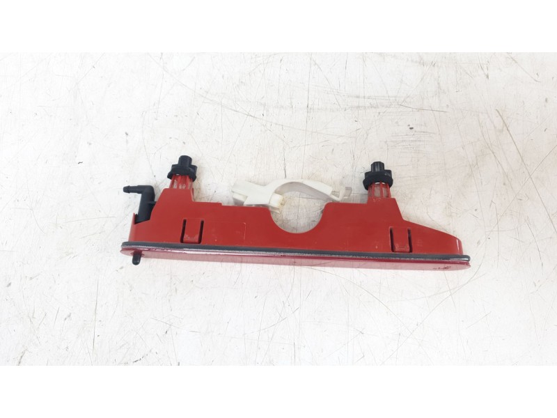 Recambio de luz central de freno para peugeot rifter 1.5 bluehdi 100 referencia OEM IAM 9682830180  