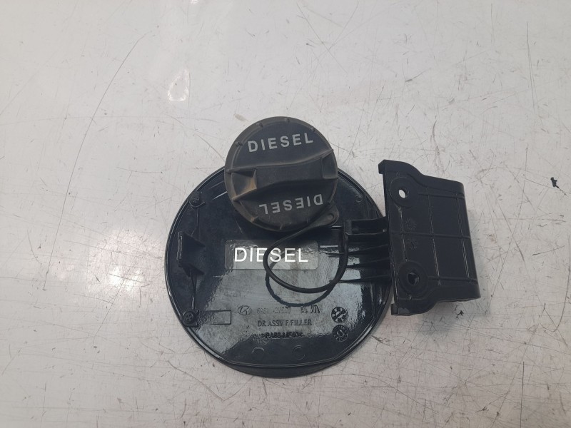 Recambio de tapa exterior combustible para hyundai ix35 1.7 crdi cat referencia OEM IAM 695102Y000  