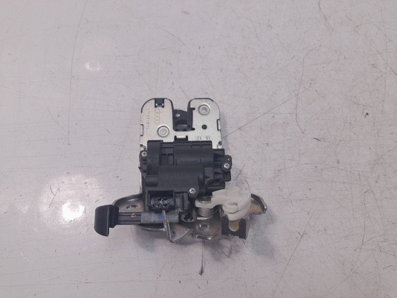 Recambio de cerradura maletero / porton para audi a1 (8x) ambition referencia OEM IAM 8R0827505A  EZCAU043