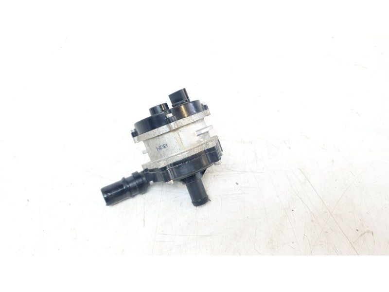 Recambio de bomba agua para kia niro business referencia OEM IAM 369002B200  