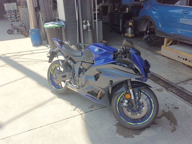 yamaha yzf-r 7 del año 2023