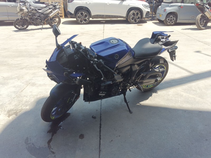 yamaha yzf-r 7 del año 2023