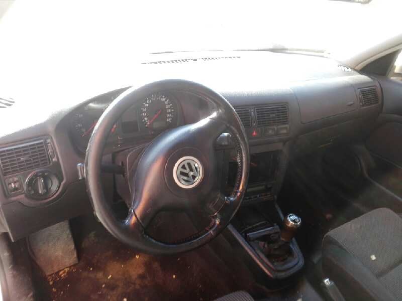 volkswagen golf iv berlina (1j1) del año 2001