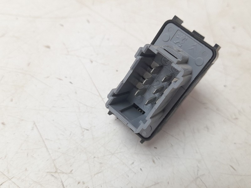 Recambio de mando elevalunas delantero derecho para peugeot rifter 1.5 bluehdi 100 referencia OEM IAM 98046307ZD  