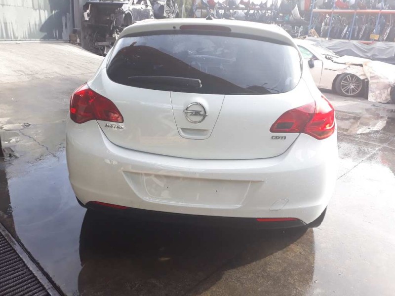 opel astra j lim. del año 2010