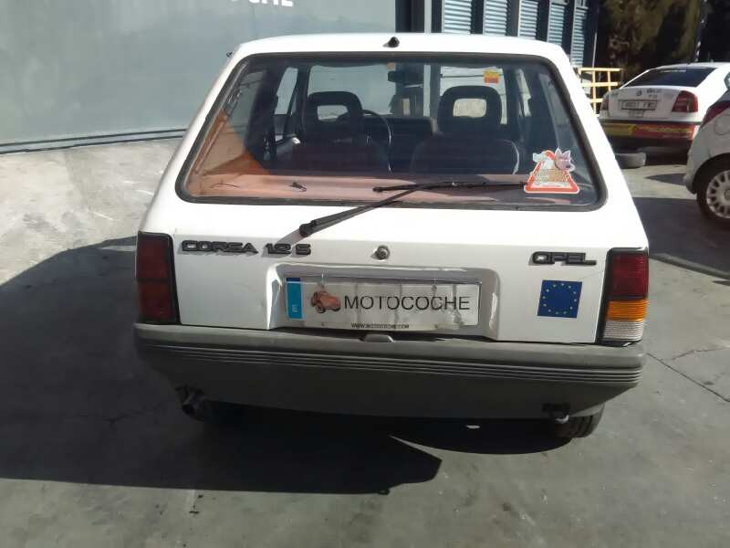 opel corsa a del año 1983
