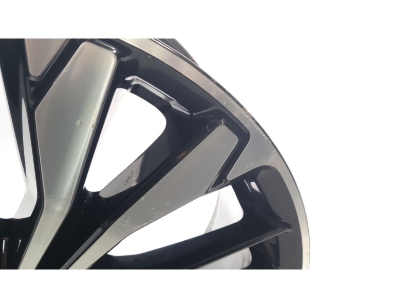 Recambio de llanta para ford kuga titanium referencia OEM IAM LV4CP2A  