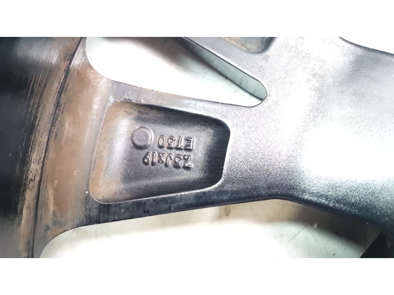 Recambio de llanta para ford kuga titanium referencia OEM IAM LV4CP2A  