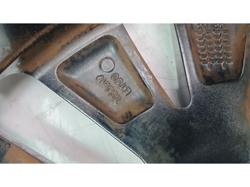 Recambio de llanta para ford kuga titanium referencia OEM IAM LV4CP2A  