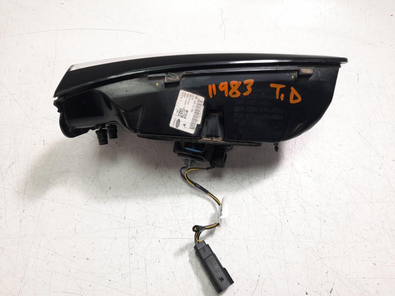 Recambio de piloto trasero derecho interior para ford kuga titanium referencia OEM IAM LV4B13A602AH  
