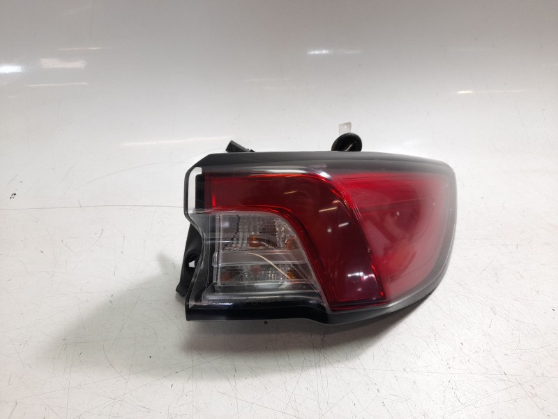 Recambio de piloto trasero derecho para ford kuga titanium referencia OEM IAM LV4B13404BB  103F10800770