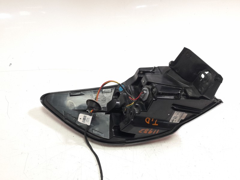 Recambio de piloto trasero derecho para ford kuga titanium referencia OEM IAM LV4B13404BB  103F10800770