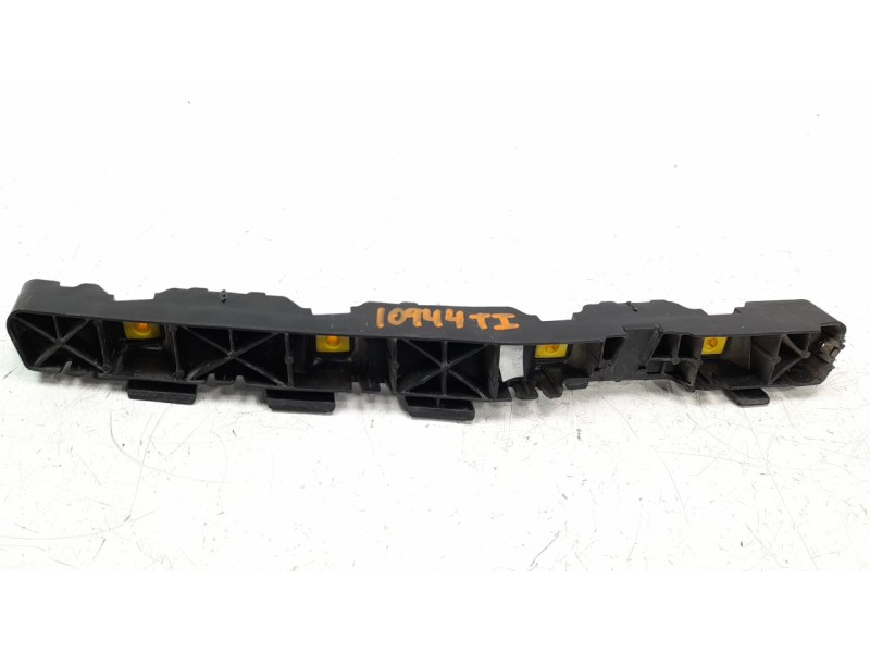 Recambio de moldura para hyundai tucson 1.6 cat referencia OEM IAM 86615D7000  