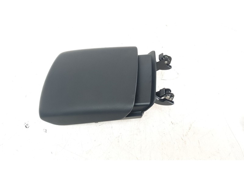 Recambio de apoyabrazos central para hyundai tucson (nx) maxx silver 2wd referencia OEM IAM 84660N7200NNB  