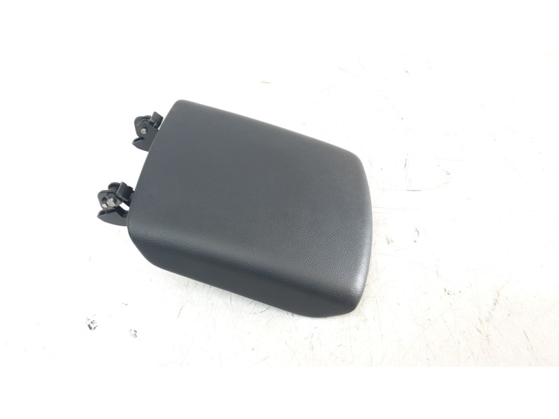 Recambio de apoyabrazos central para hyundai tucson (nx) maxx silver 2wd referencia OEM IAM 84660N7200NNB  