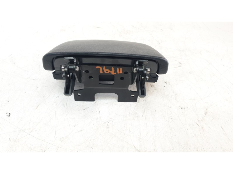 Recambio de apoyabrazos central para hyundai tucson (nx) maxx silver 2wd referencia OEM IAM 84660N7200NNB  