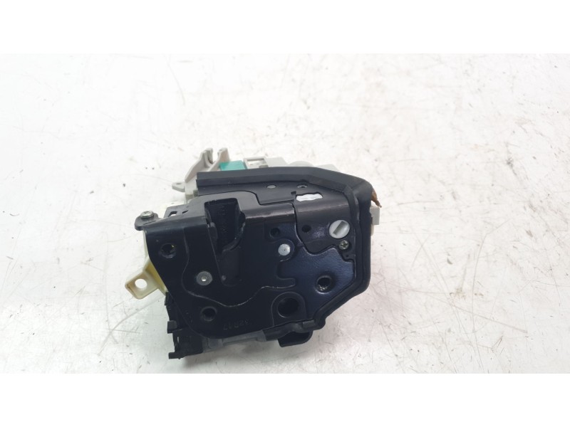 Recambio de cerradura puerta delantera derecha para audi q3 (8ug) base referencia OEM IAM 8J1837016E  DLF510037HQ
