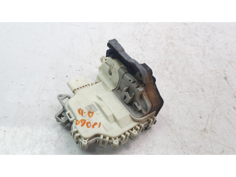 Recambio de cerradura puerta delantera derecha para audi q3 (8ug) base referencia OEM IAM 8J1837016E  DLF510037HQ