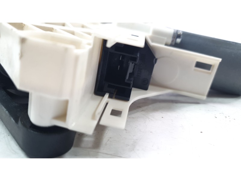 Recambio de elevalunas delantero derecho para audi q3 (8ug) base referencia OEM IAM 8U0837462  113790 , 106022916