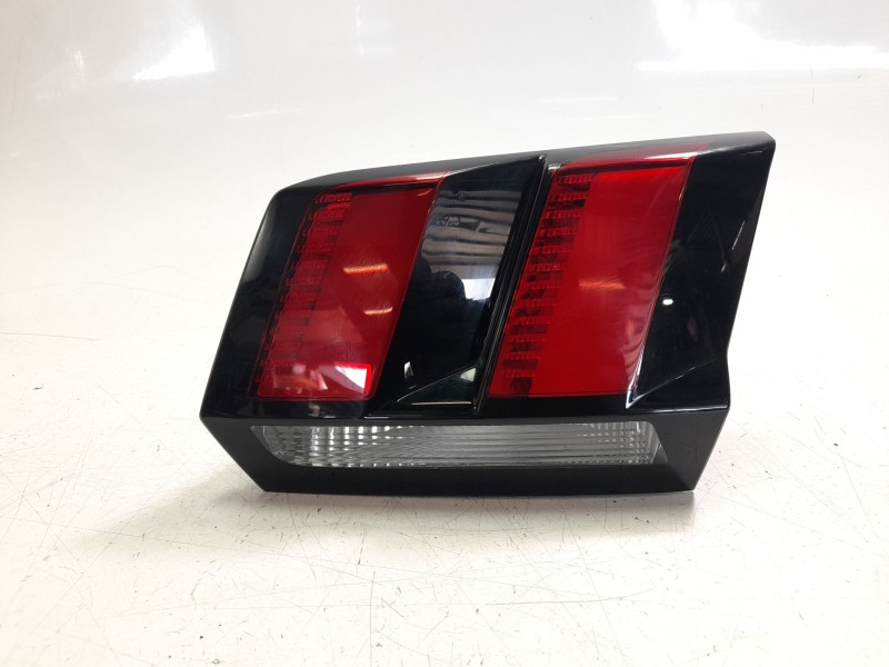 Recambio de piloto trasero derecho interior para peugeot 3008 allure pack referencia OEM IAM 9810477780  104LLM141 / P2000526