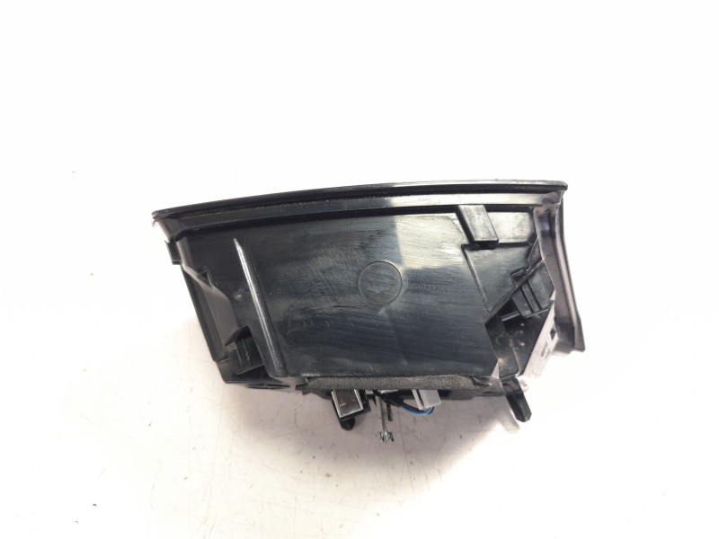 Recambio de piloto trasero derecho interior para peugeot 3008 allure pack referencia OEM IAM 9810477780  104LLM141 / P2000526