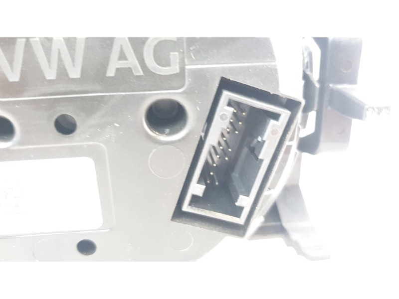 Recambio de cuadro instrumentos para volkswagen t-roc advance style referencia OEM IAM 2GA920740A  